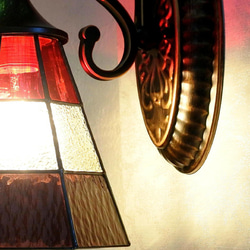 送料無料 １点物 レディッシュ ステンドグラス 壁 ブラケットライト ランプ 照明 3枚目の画像