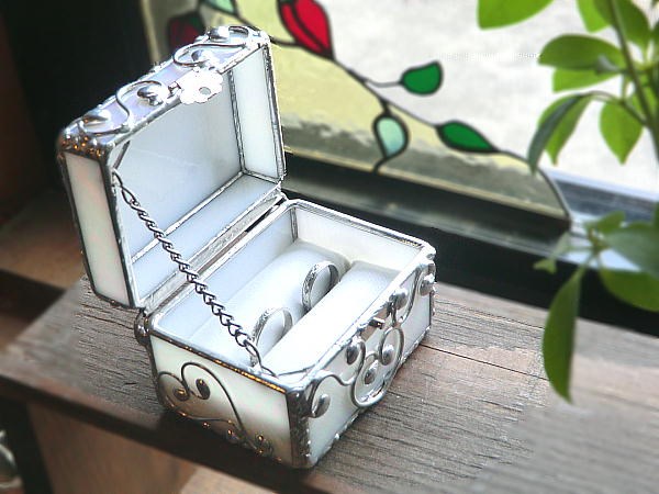 レア★美麗★虹色　ステンドグラス アクセサリーボックス Amazon｜カラフル ステンドグラス ボックス ジュエリー ディッシュ