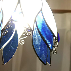 一点物「天使のらんぷ 青と白」 ステンドグラス 照明 ランプ ペンダント 5枚目の画像