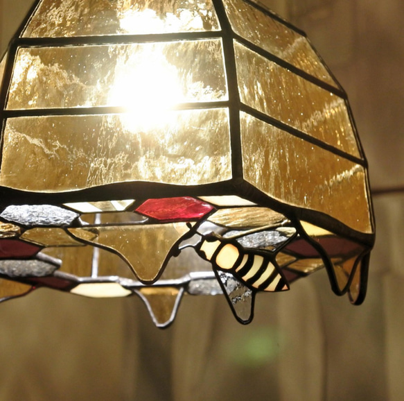 みつばち ハチの巣 ミツバチのランプ ステンドグラス 照明 ランプ ペンダント 4枚目の画像