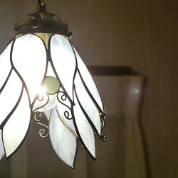 天使の白いらんぷ ステンドグラス 照明 ランプ ペンダント シーリング