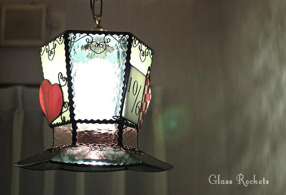 送料無料 アリス マッドハッター 帽子 ステンドグラス ペンダント ライト ランプ 照明 4枚目の画像