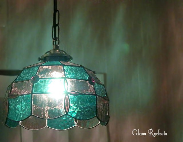 「フラワークロス」ペールパープル レトロ ステンドグラス ランプ 照明 ペンダント 1枚目の画像