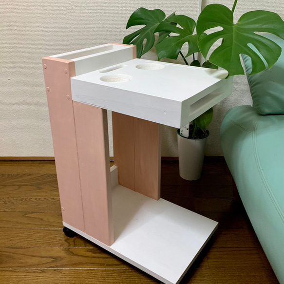 サイドテーブル コンパクト ピンク&ホワイト 2枚目の画像
