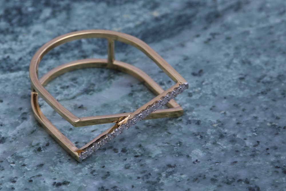 18Kゴールドデリケートな小さなパヴェ