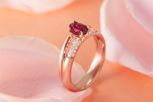 18Kローズゴールド - ロマンスレッドラブリング