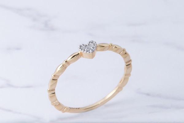 18Kゴールドシンプルな小さなラブリング