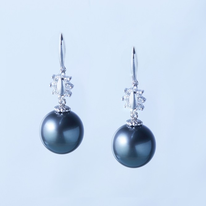 18Kゴールドナチュラルサウスシーパールピアス