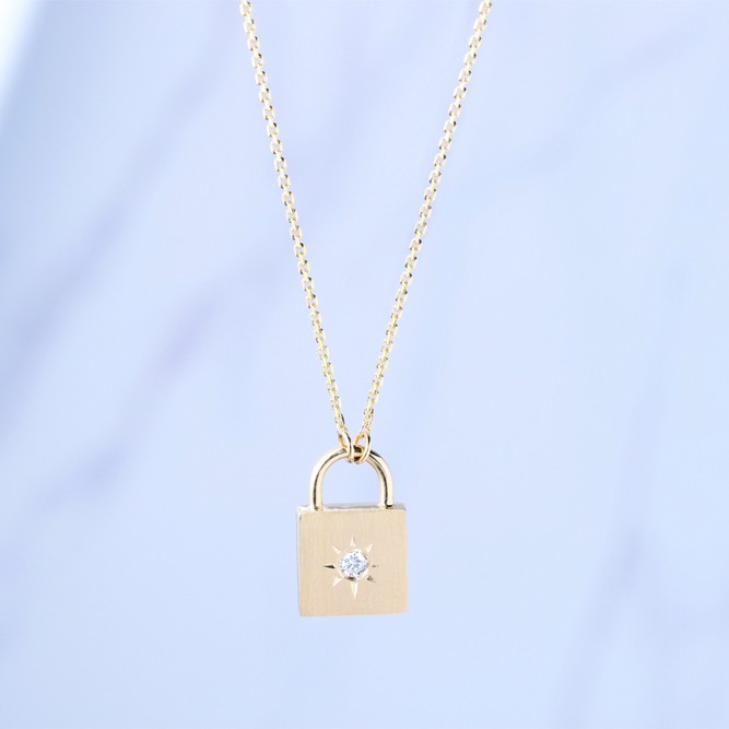 18Kゴールドナイトボックスダイヤモンドペンダント