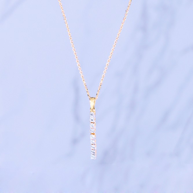 18Kゴールドスターダイヤモンドペンダント