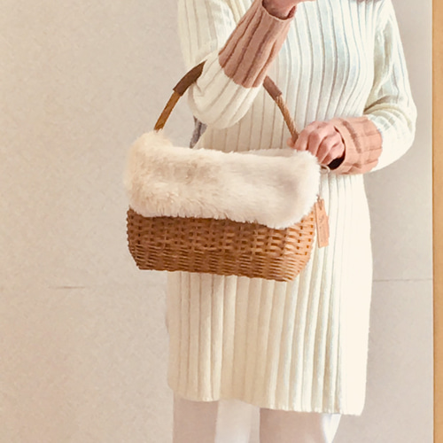 新作Creema限定]ファー付きワンハンドル籐かごバッグ/ライトブラウン 2