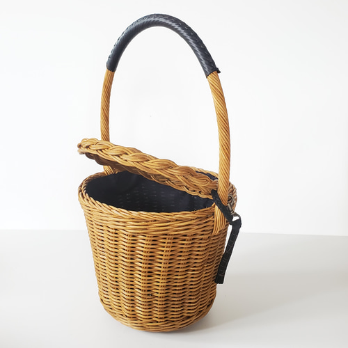 Creema限定] ふた付き籐カゴバッグ かごバッグ 籐かご工房YOKKO 通販  