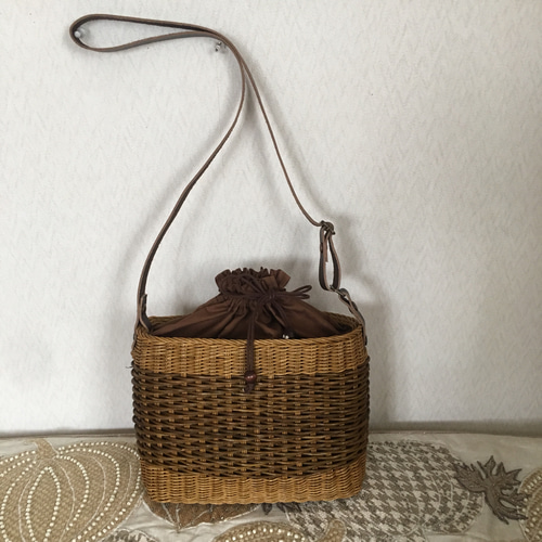 かごバッグ 手提げ 籐バッグ かごバッグ ショルダー レザー調 籐カゴショルダーバッグ( 長さ調節可能本革ベルト)巾着付き かご