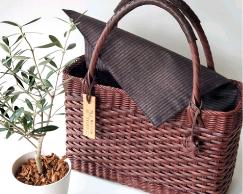 美品✨籐製 かごバッグ 黒いハンドル付き　内布付き 1_f338475765cce84a8d579358a22f