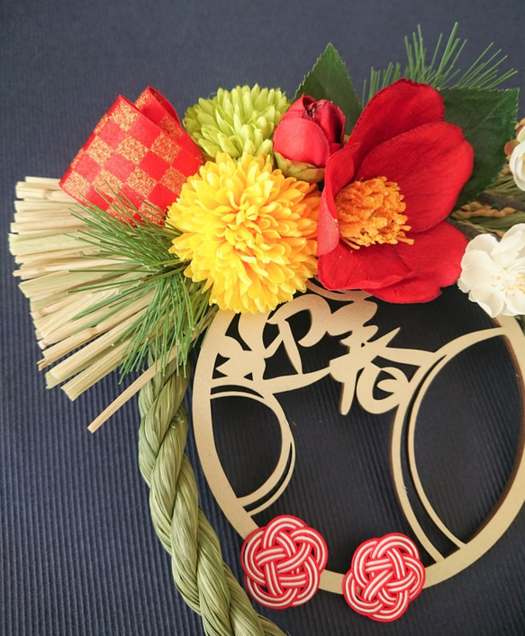 魚沼産の稲わらを使った 椿と梅のお正月飾り//赤 3枚目の画像