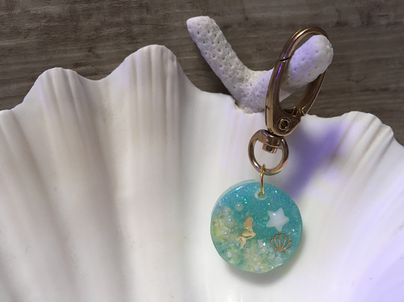 一点物 夏 人魚姫の淡い海 レジン キーホルダー 丸 キーリング bemix 