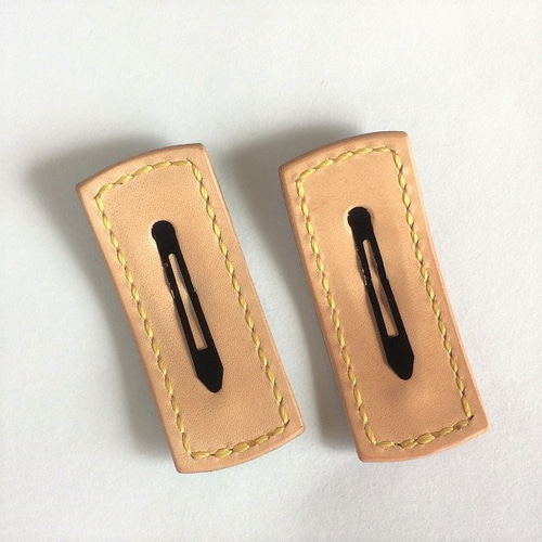 ホワイトのヘアピン　レザー　（湯~カ） 現品限り】レザーヘアピン【2個セット】 ヘアピン 櫻クラフト