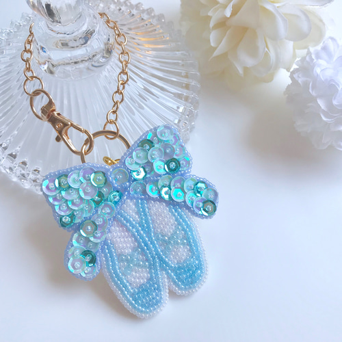 トウシューズのビーズ刺繍ブローチ/バッグチャーム(ブルー