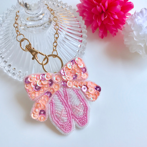 トウシューズのビーズ刺繍ブローチ/バッグチャーム(ピンク) ブローチ
