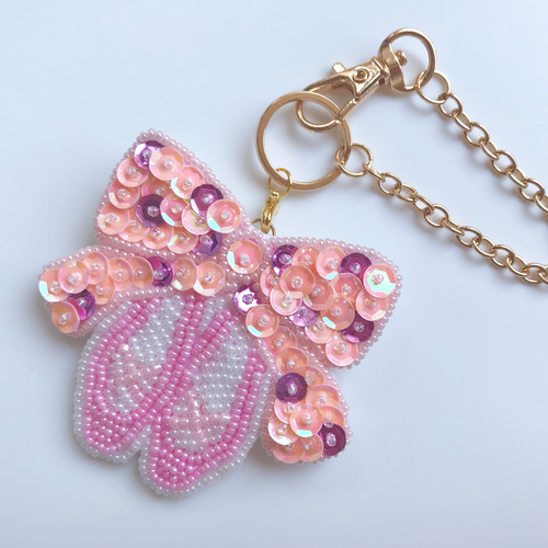 【ハシブトガラス】ビーズ刺繍ブローチバッグチャーム ハシブトガラス】ビーズ刺繍ブローチバッグチャーム - メルカリ