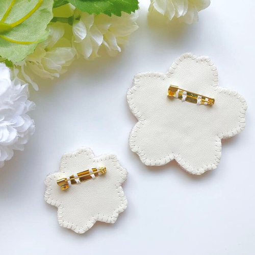 ミニ♡さくらのビーズ刺繍ブローチ【受注製作】 ブローチ Lily lamb