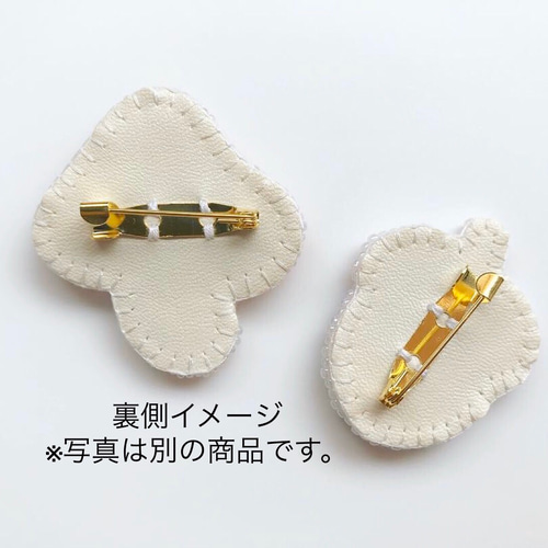 桃の花のビーズ刺繍ブローチ【受注製作】 ブローチ Lily lamb 通販