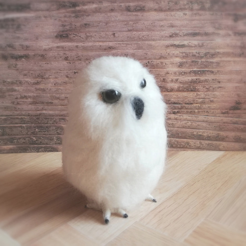 羊毛フェルト製置物 シロフクロウの女の子 - メルカリ