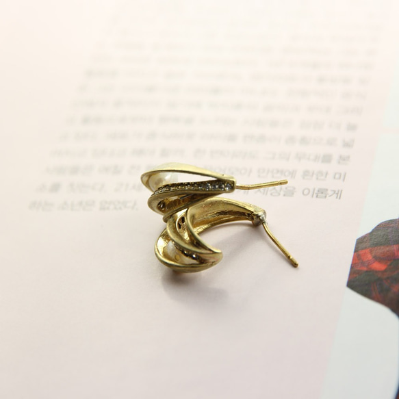 絕色黃銅 新銳設計師展售系列-  淡水珍珠蘇聯鑽與黃銅 溫潤耳飾AG FASHION 第5張的照片
