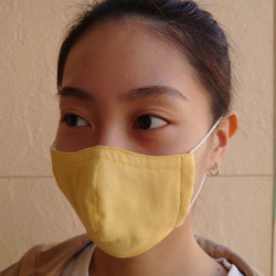 黄色いガーゼの立体マスク 女性、小顔用 1枚目の画像