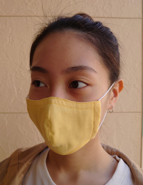 黄色いガーゼの立体マスク 女性、小顔用 1枚目の画像
