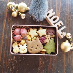 「ねこたちのクリスマス♪クッキー缶」（S）【期間限定缶】 1枚目の画像