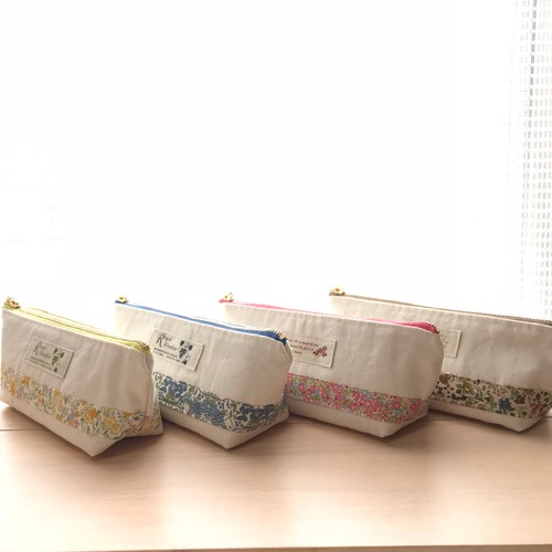 ハンドメイド 長方形ポーチ 市松模様 マチ約5センチ （花柄