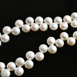 天然淡水パール 真珠 ボタン ホワイト系 （2粒)9～9.5mm　998 1枚目の画像