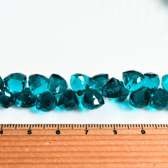宝石質 FACETED 3D Trillion　クジャクグリーン色 石英/クォーツ （2粒)8~8.5mm　202 5枚目の画像