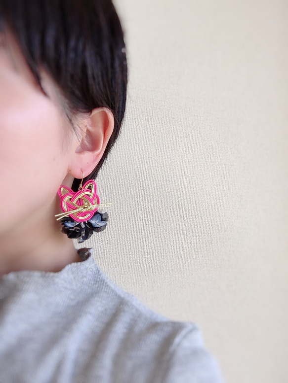 【Spring2019 期間限定3/31まで500円】ネコとタッセルのピアス pink gold, black 6枚目の画像