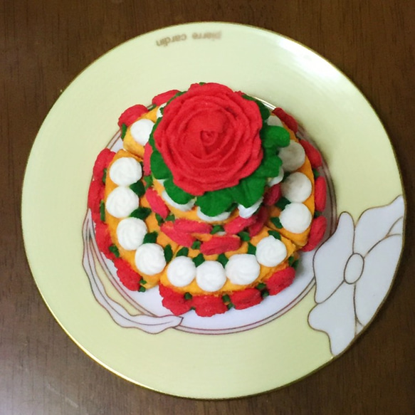 Rose garden　デコレーションケーキ　アロマ置物とブレンド精油 （セガトイズ×Creema コラボ企画 入選） 3枚目の画像