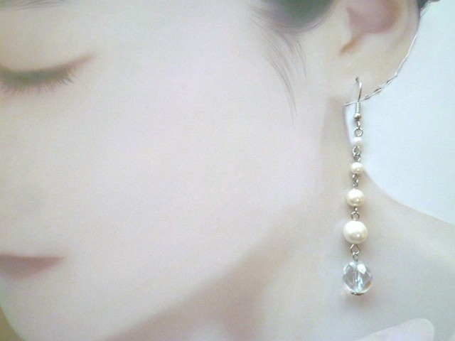 チェコビーズとパールのロングピアス ピアス（フック・チェーン  