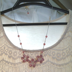 ピンクフラワーのネックレス(おまけ付き) 2枚目の画像
