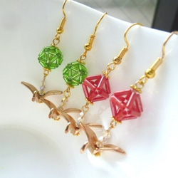 セール♥折り鶴とヒンメリのピアス 1枚目の画像