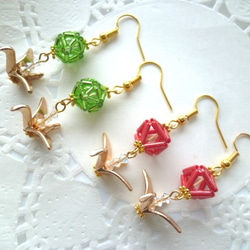セール♥折り鶴とヒンメリのピアス 3枚目の画像