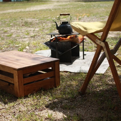 キャンプなどのアウトドア、インドア選ばず使える木箱｜ローテーブル（２枚構成天板付き） 1枚目の画像