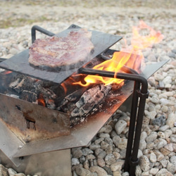 【グラエクプレート】　焚き火台用の鉄板   　　キャンプで男前な鉄板料理が可能 1枚目の画像