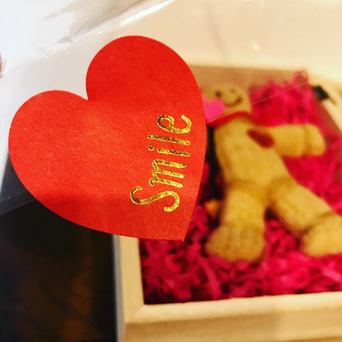 海外作家様 ハンドメイド ぬいぐるみ ハリネズミ 赤リボンハート