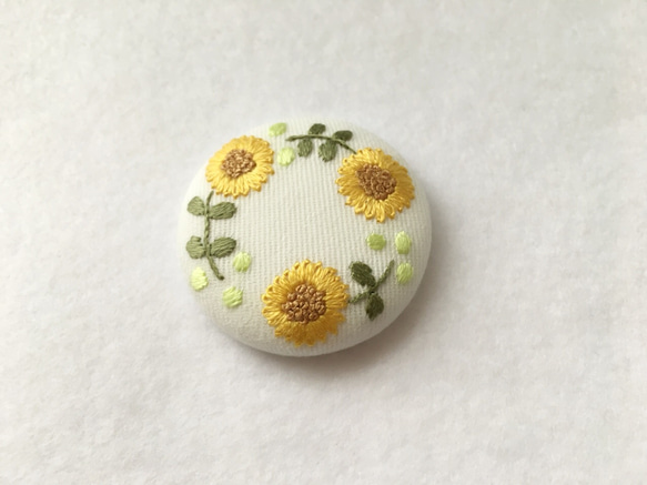 ひまわりリース刺繍ブローチ 3枚目の画像