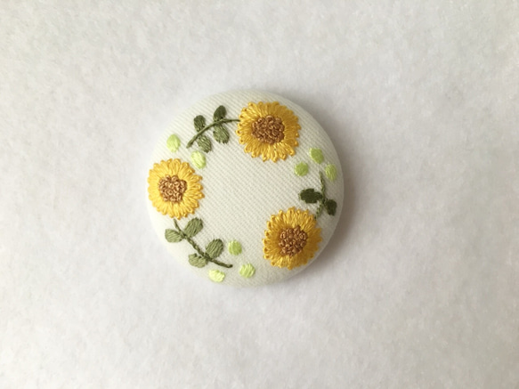 ひまわりリース刺繍ブローチ 4枚目の画像