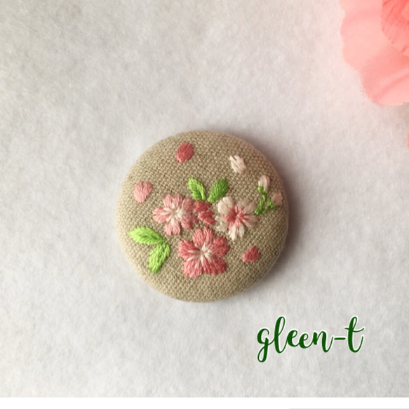 桜刺繍ブローチ(ヘアゴム可) ブローチ gleen-t 通販 7059407｜Creema