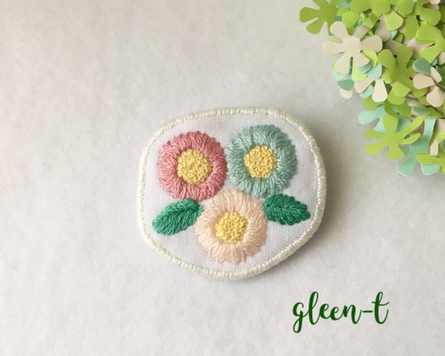 〚ニル〛刺繍ブローチ　３点 0_63f21af7b7b6e71b65099122d061