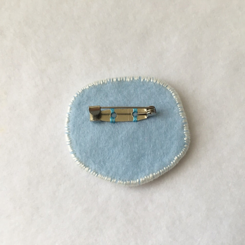 三色の花刺繍ブローチ ブローチ gleen-t 通販 7945606｜Creema