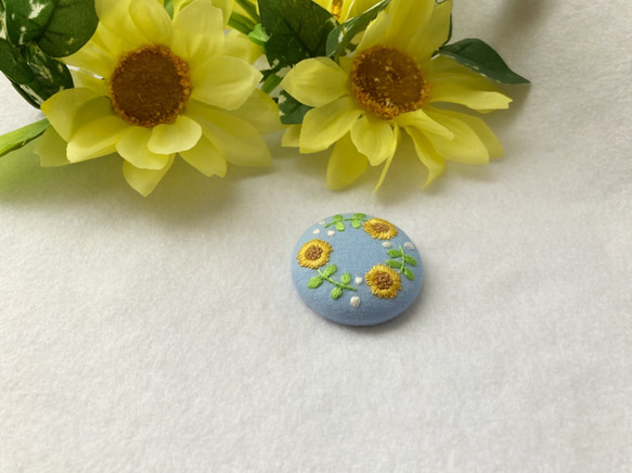 [再販]ひまわりリース刺繍ブローチ(ヘアゴム可) 4枚目の画像