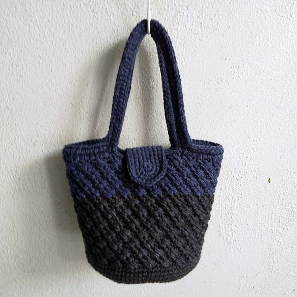 感謝セール品】模様編みダークネイビーとネイビーブルー毛糸のかご